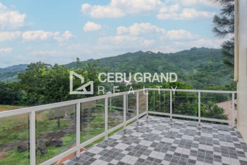 House for rent in Binaliw, roof terrace with glass railings and mountain views