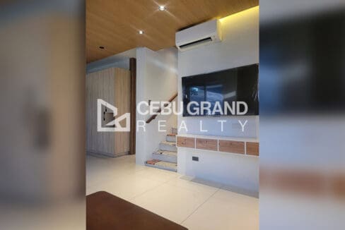 Pacific Grand Villa house for sale — secondary bedroom with wardrobe