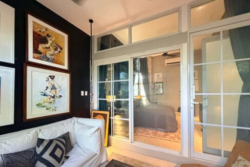 Vistamar house for sale — entry foyer with Foo dog guardians