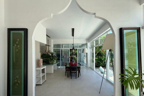 Vistamar house for sale — main bedroom opening to central pool