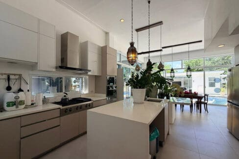 Vistamar house for sale — main bedroom with chandelier