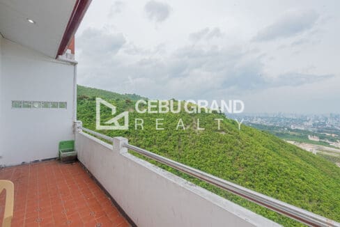 Rear terrace facing the green hillside at the 4 bedroom house for rent in Tisa, South Hills Subdivision