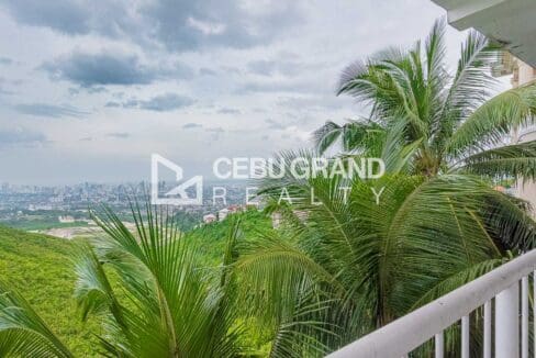 Balcony over the gardens at the furnished 4 bedroom house for rent in Tisa, South Hills Subdivision