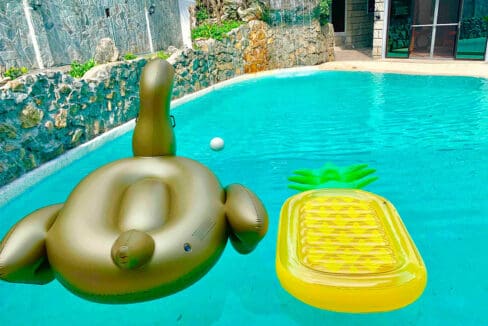 Swimming pool and jacuzzi at the 6BR house and lot with pool for sale in Maghaway, Talisay
