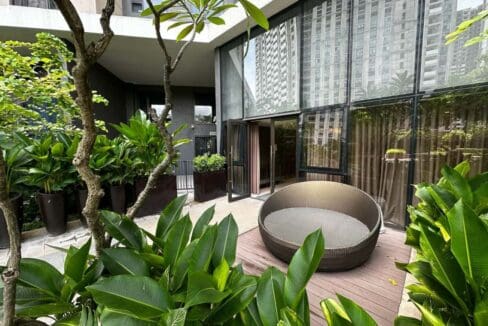 Garden lawn and outdoor amenity space at Mandani Bay