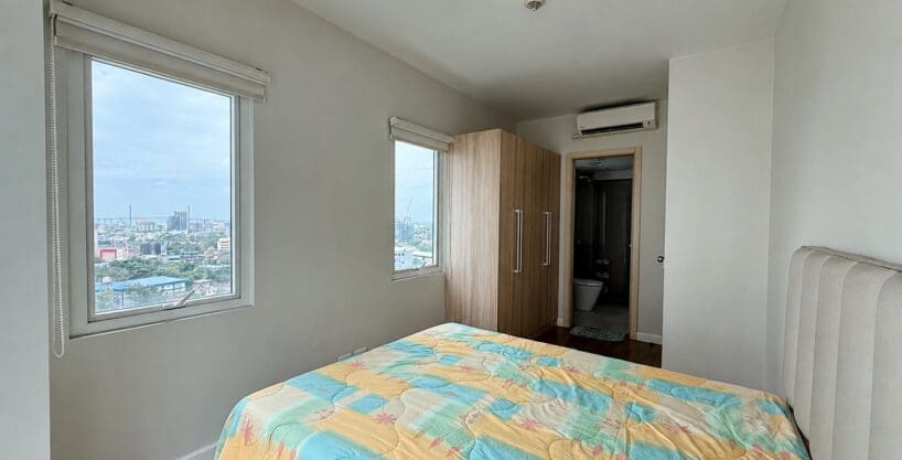 Furnished 2BR Condo with Balcony for Rent at Solinea Tower 3