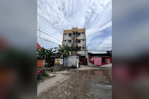 Wider street view of the residential building for sale in Subangdaku, Mandaue