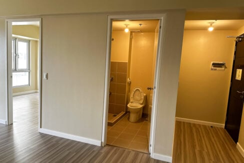 Bathroom off the living area in an Avida Riala 1BR for sale in Cebu IT Park